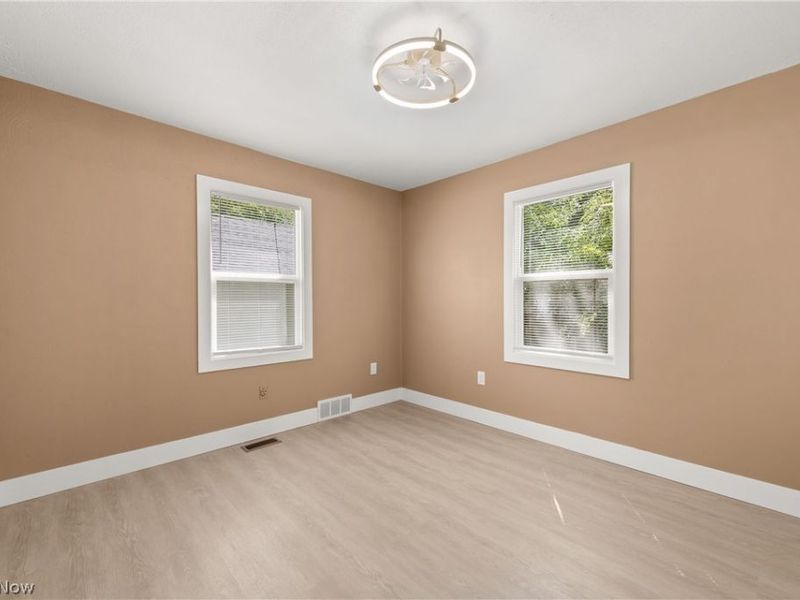 399 Olive Street, Elyria, OH 44035 Photo 17