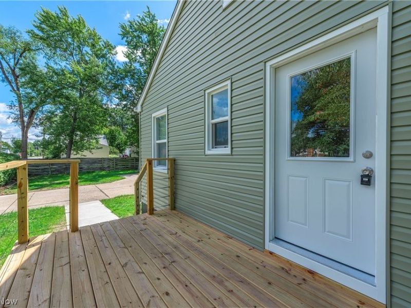399 Olive Street, Elyria, OH 44035 Photo 4