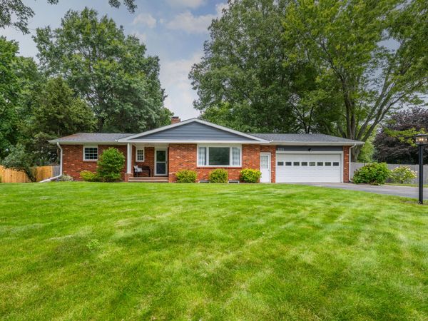 2351 Fountain Lane, Stevensville, MI 49127