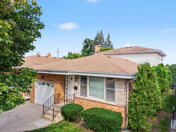 4945 N Neva Avenue , Chicago, IL 60656