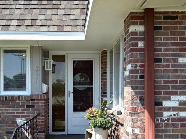 204 N 8th Street, Geneva, NE 68361