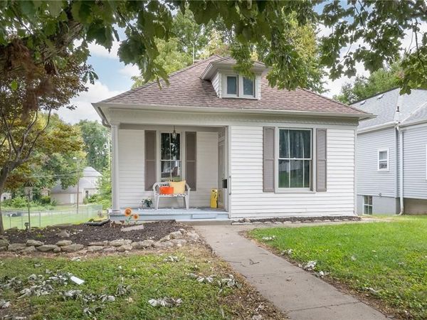 2711 Mitchell Avenue, St Joseph, MO 64507
