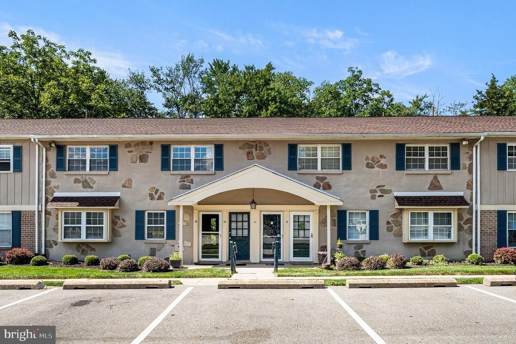11 WEXFORD DRIVE, NORTH WALES, PA 19454