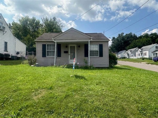 550 Upton Avenue , Akron, OH 44310