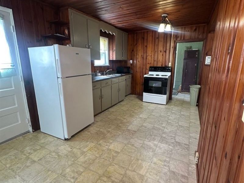 550 Upton Avenue, Akron, OH 44310 Photo 6