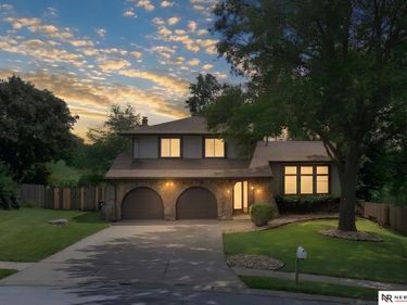 11311 Taylor Street, Omaha, NE 68164