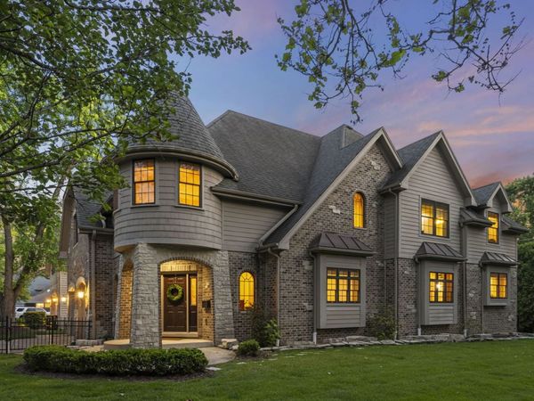 605 Thornwood Drive , Naperville, IL 60540