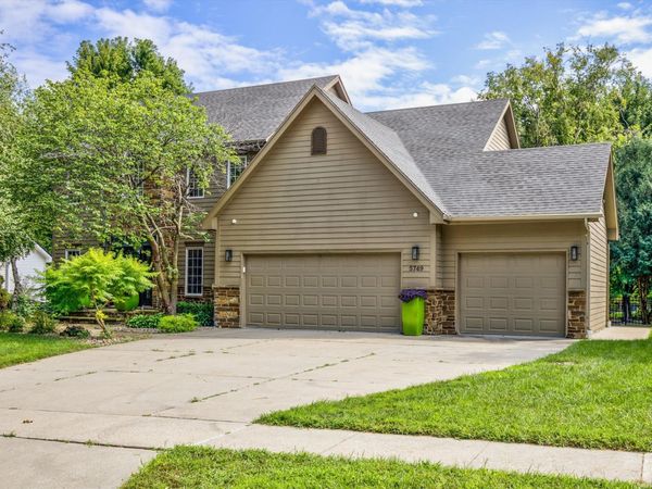 5749 Wentworth, Johnston, IA 50131