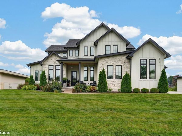 3717 Autumn Sage Circle, Norwalk, IA 50211