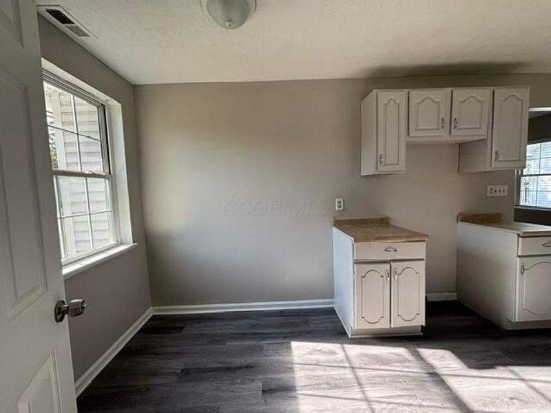 2854 E 11th Avenue , Columbus, OH 43219 Photo 3