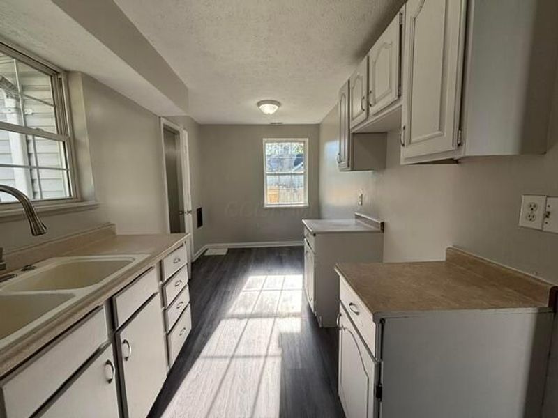 2854 E 11th Avenue , Columbus, OH 43219 Photo 5