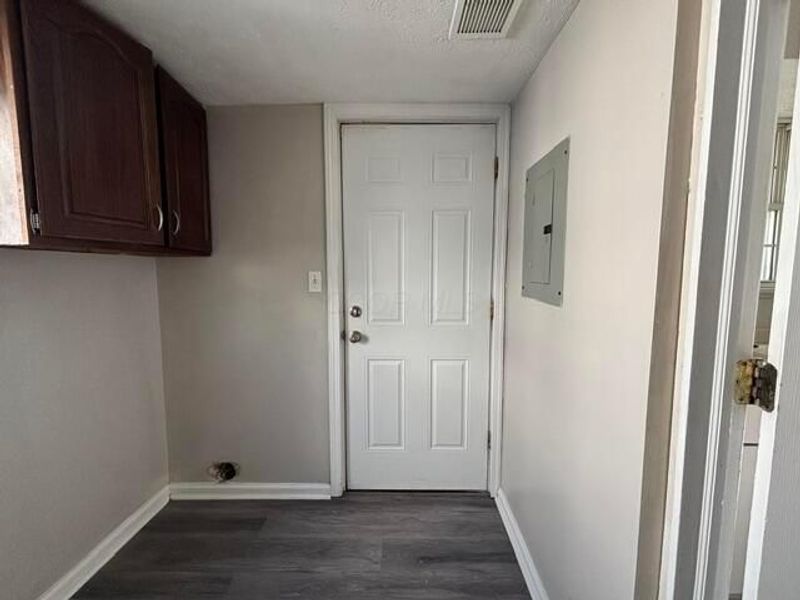 2854 E 11th Avenue , Columbus, OH 43219 Photo 6