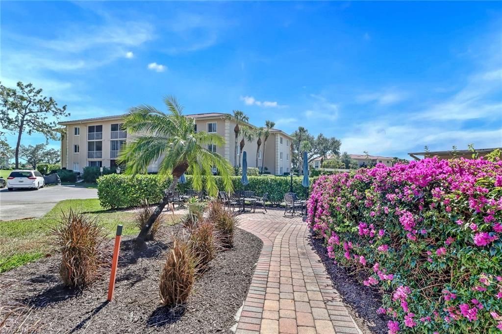 1025 Foxfire Ln, Unit 303, Naples, FL 34104 Photo