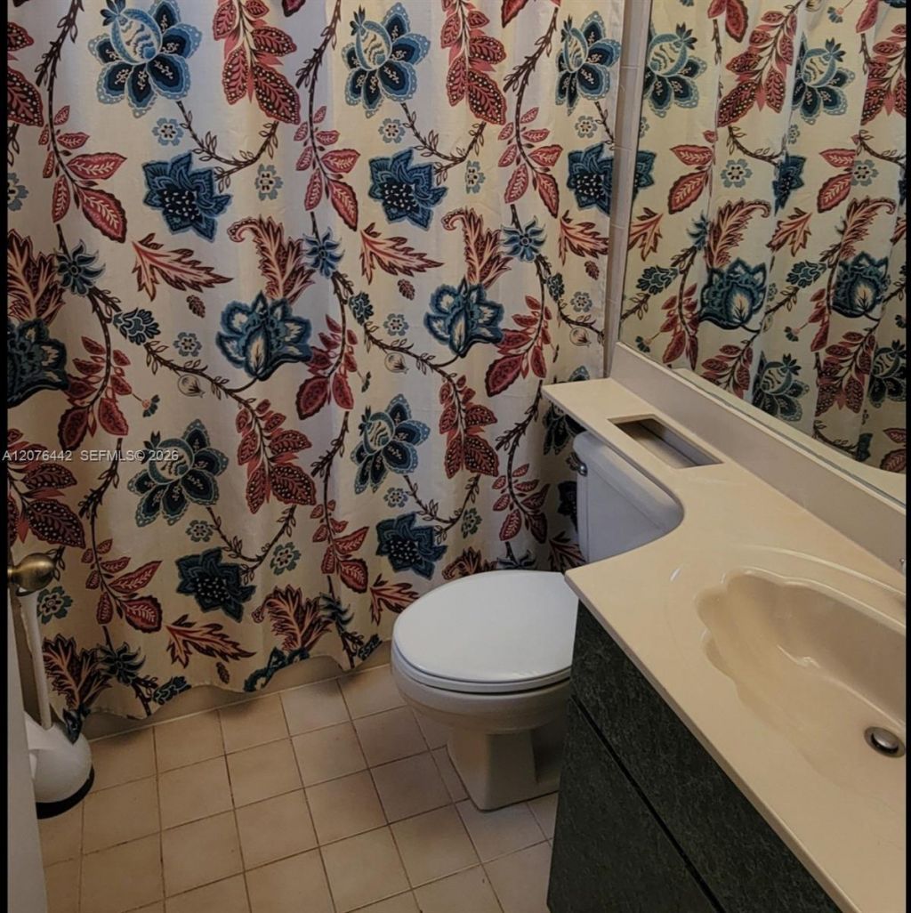 2121 W 54th St, Hialeah, FL 33016 Photo
