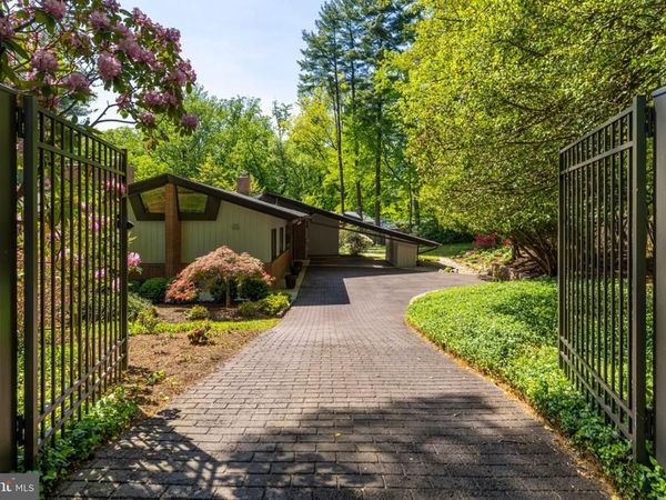 1034 DIXON LANE, JENKINTOWN, PA 19046