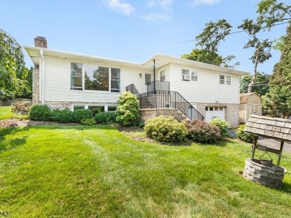 20 Edgemere Ave, Mount Arlington, NJ 07856