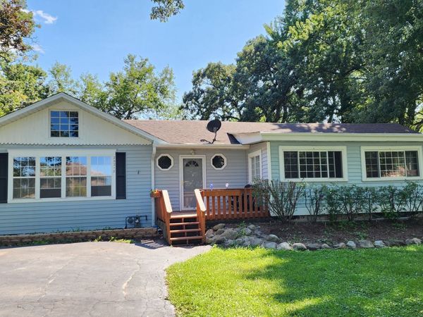 23217 W North Lakewood Lane , Lake Zurich, IL 60047