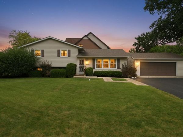 20650 N Florence Avenue , Prairie View, IL 60069
