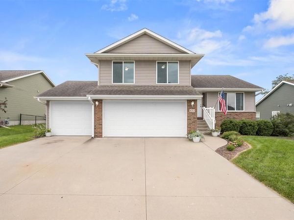 455 E Tartan Dr, North Liberty, IA 52317