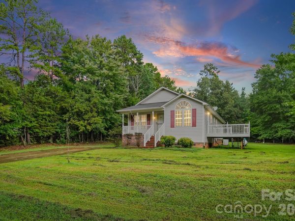 147 Island Terrace Road, Statesville, NC 28677