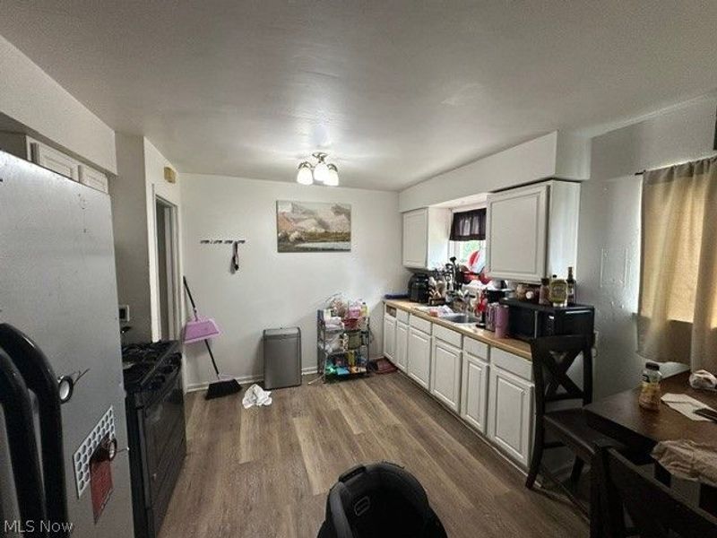 15914 Clearview Avenue, Cleveland, OH 44128 Photo 4