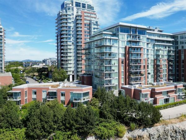 100 Saghalie Ave, Unit #TH5, Victoria, BC V9A 0A1