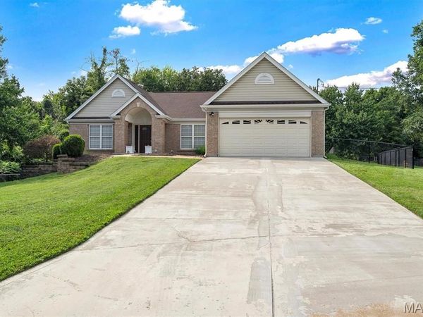 12115 Leebur Drive , St Louis, MO 63128