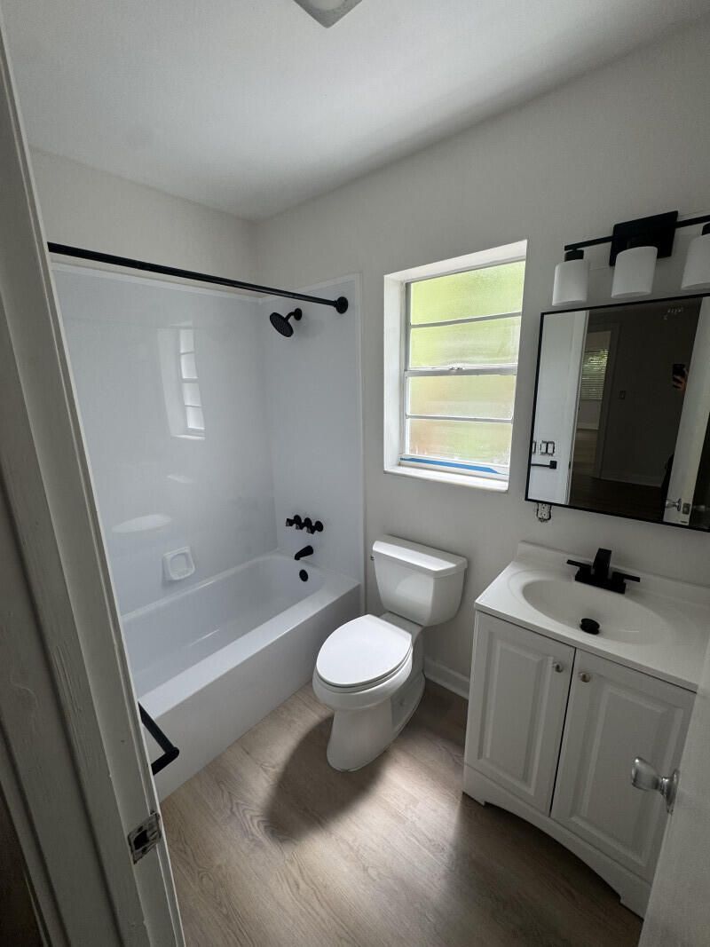 1640 NE 4th Place, Fort Lauderdale, FL 33301 Photo
