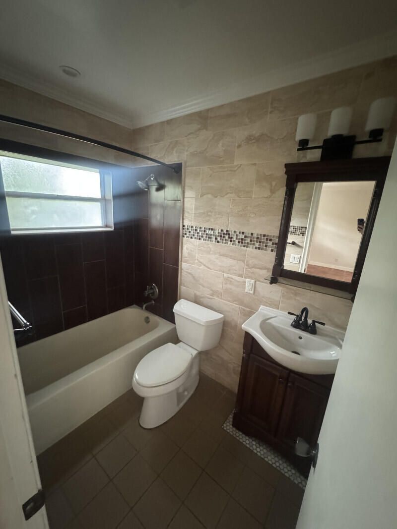 1640 NE 4th Place, Fort Lauderdale, FL 33301 Photo