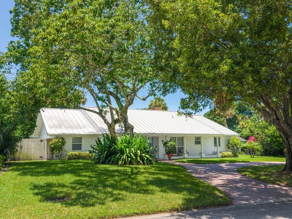 15 W HIGH POINT Road, Sewalls Point, FL 34996