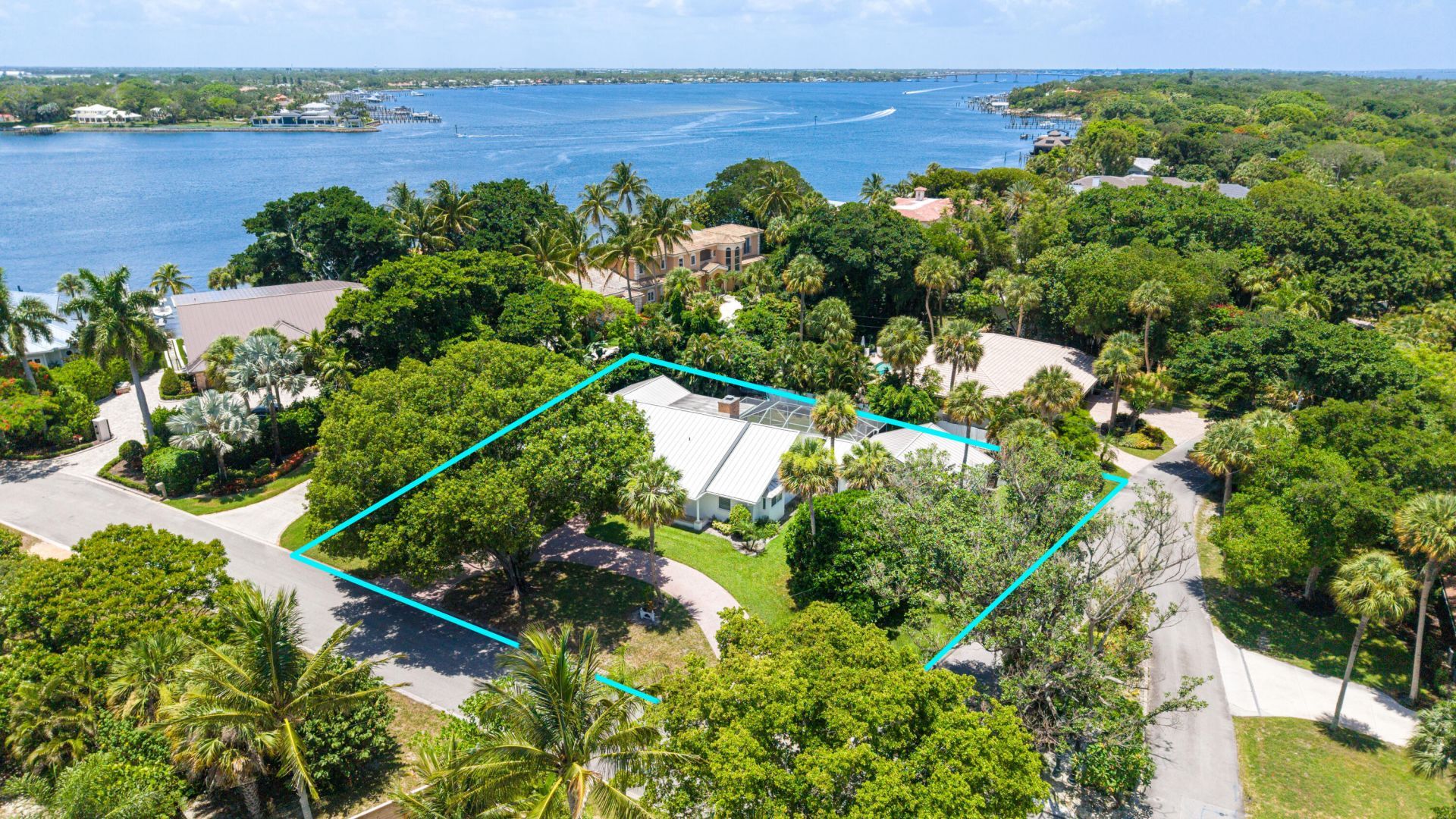 15 W High Point Road, Sewalls Point, FL 34996 Photo