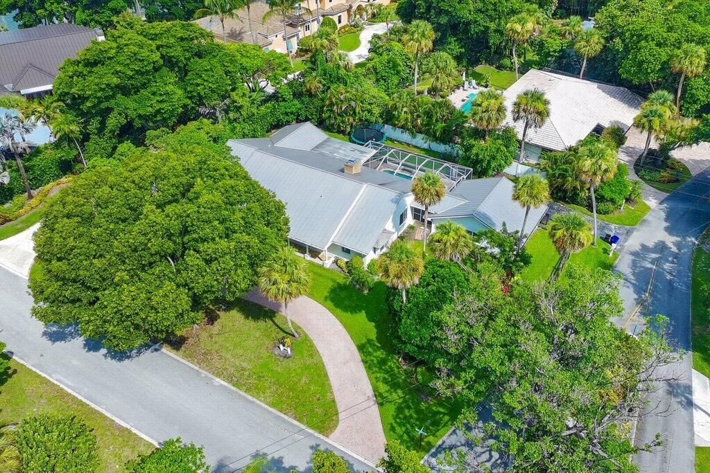 15 W High Point Road, Sewalls Point, FL 34996 Photo