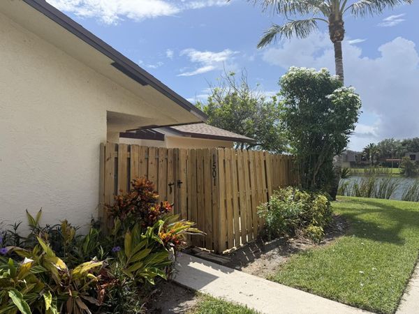 1501 WATERVIEW Circle, Palm Springs, FL 33461