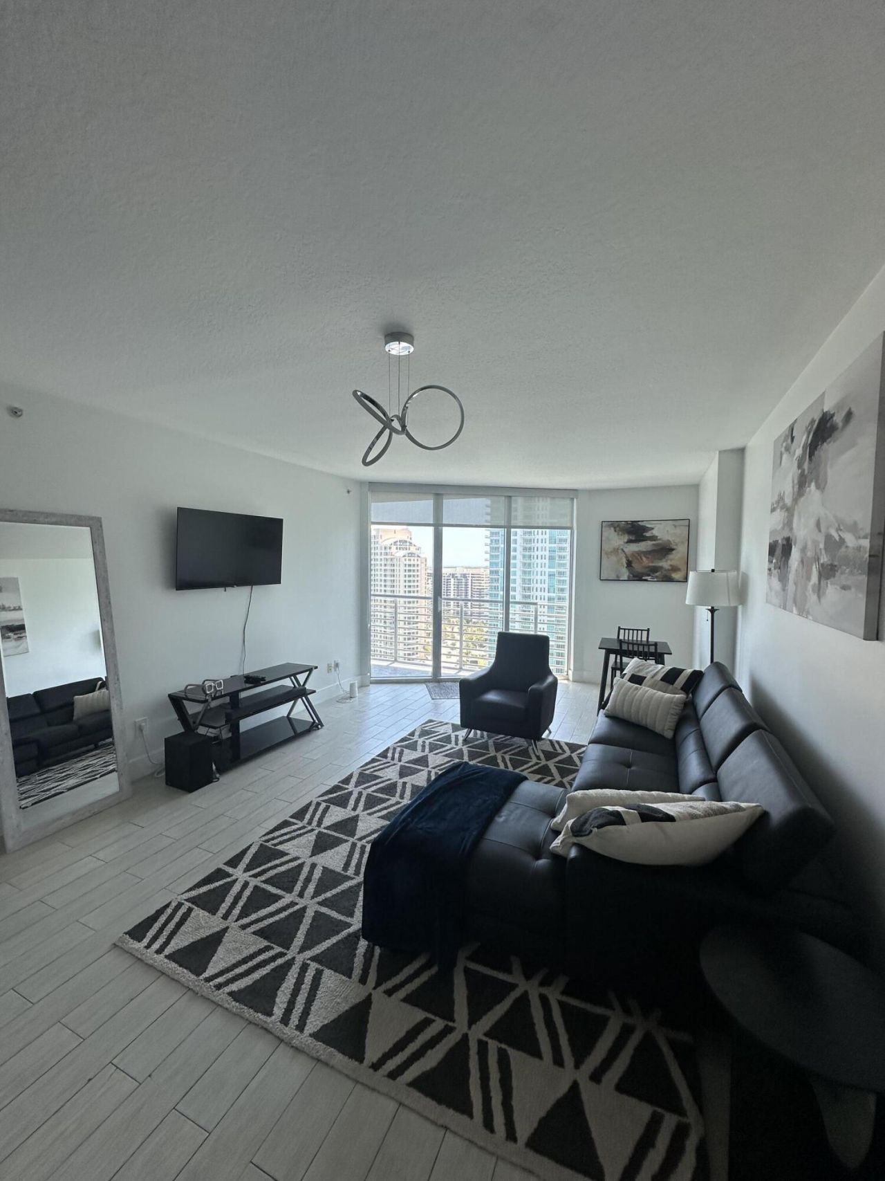 325 S Biscayne Boulevard, Unit 2617, Miami, FL 33131 Photo