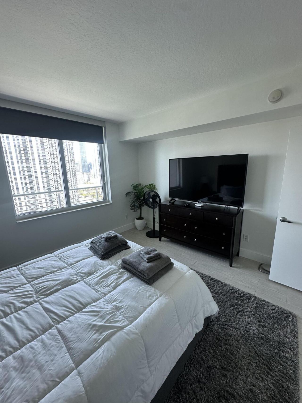 325 S Biscayne Boulevard, Unit 2617, Miami, FL 33131 Photo