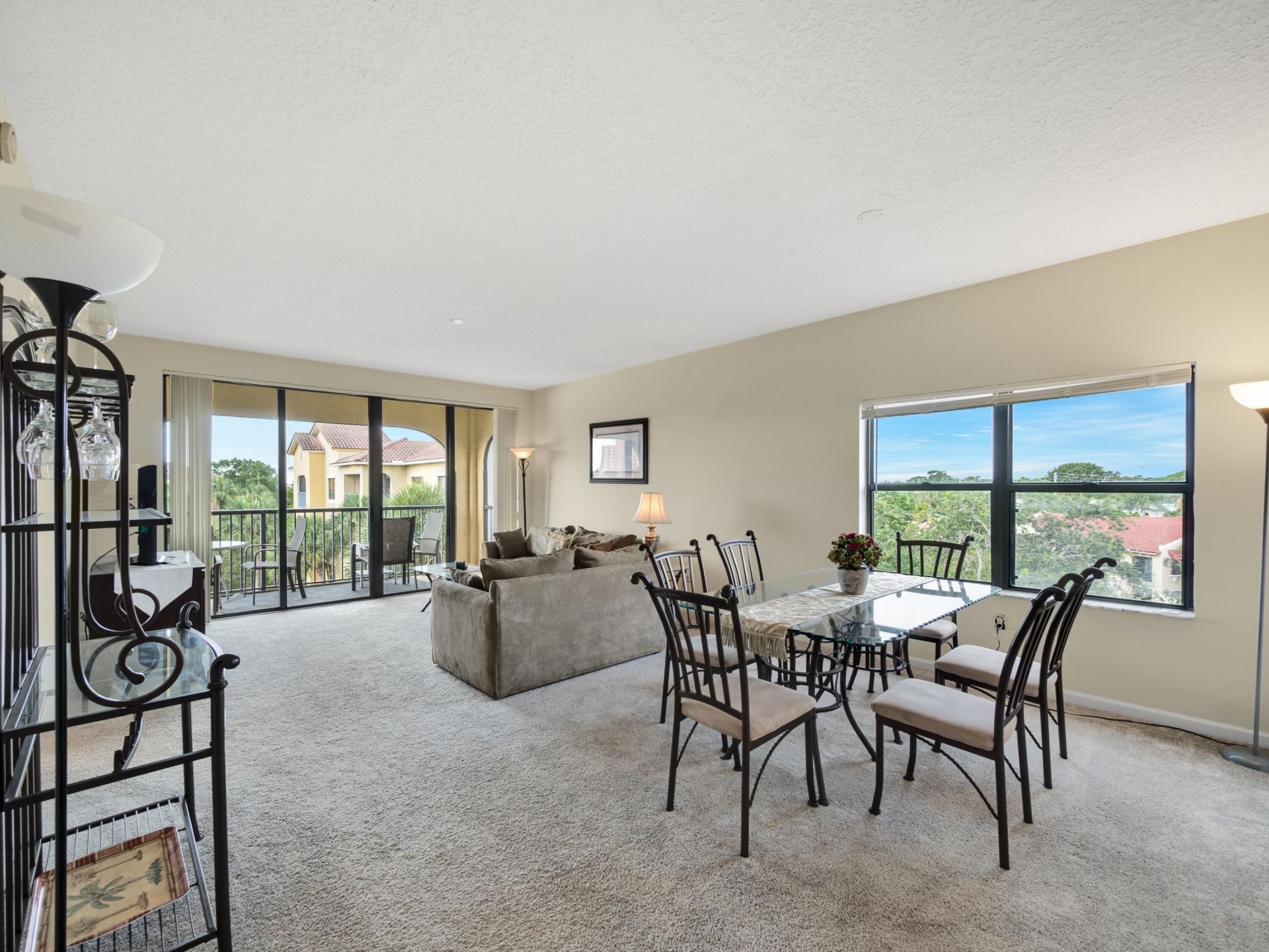 200 Uno Lago Drive, Unit 405, Juno Beach, FL 33408 Photo