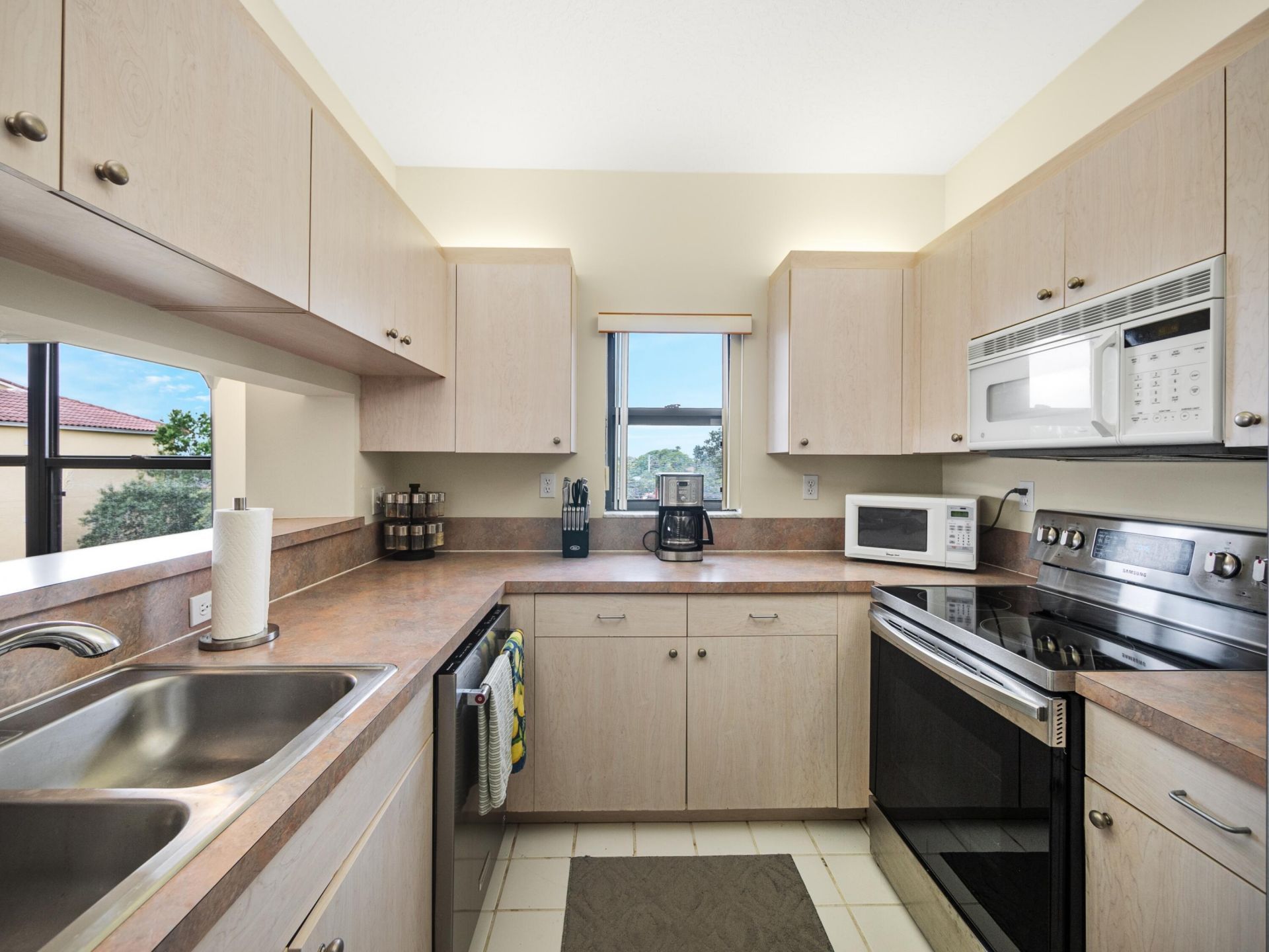 200 Uno Lago Drive, Unit 405, Juno Beach, FL 33408 Photo