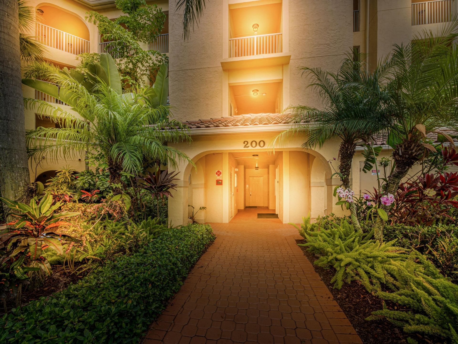 200 Uno Lago Drive, Unit 405, Juno Beach, FL 33408 Photo