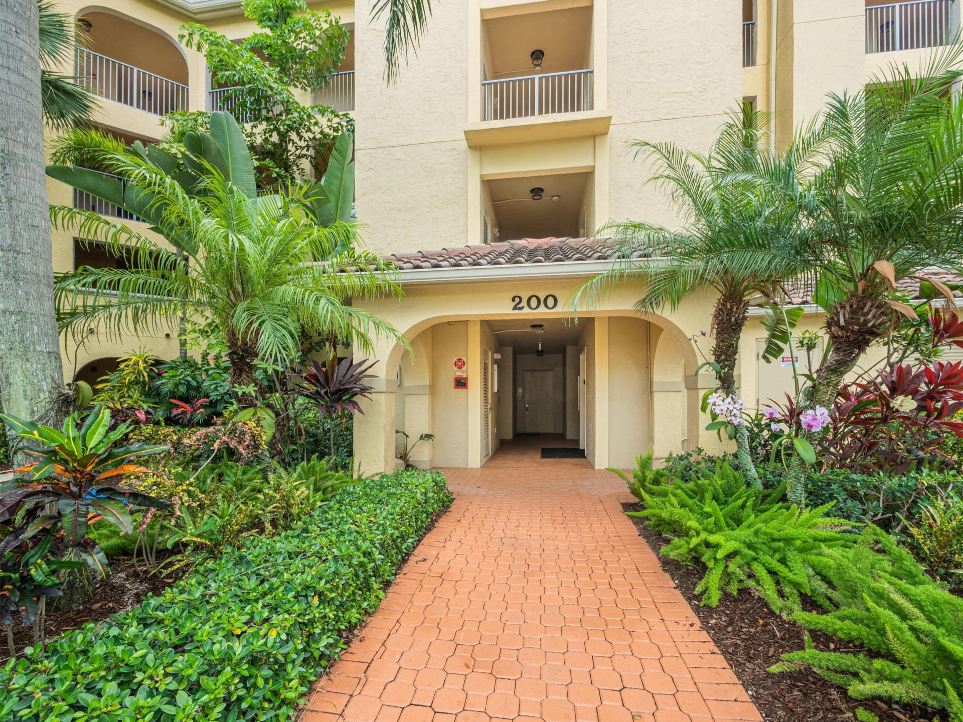 200 Uno Lago Drive, Unit 405, Juno Beach, FL 33408 Photo