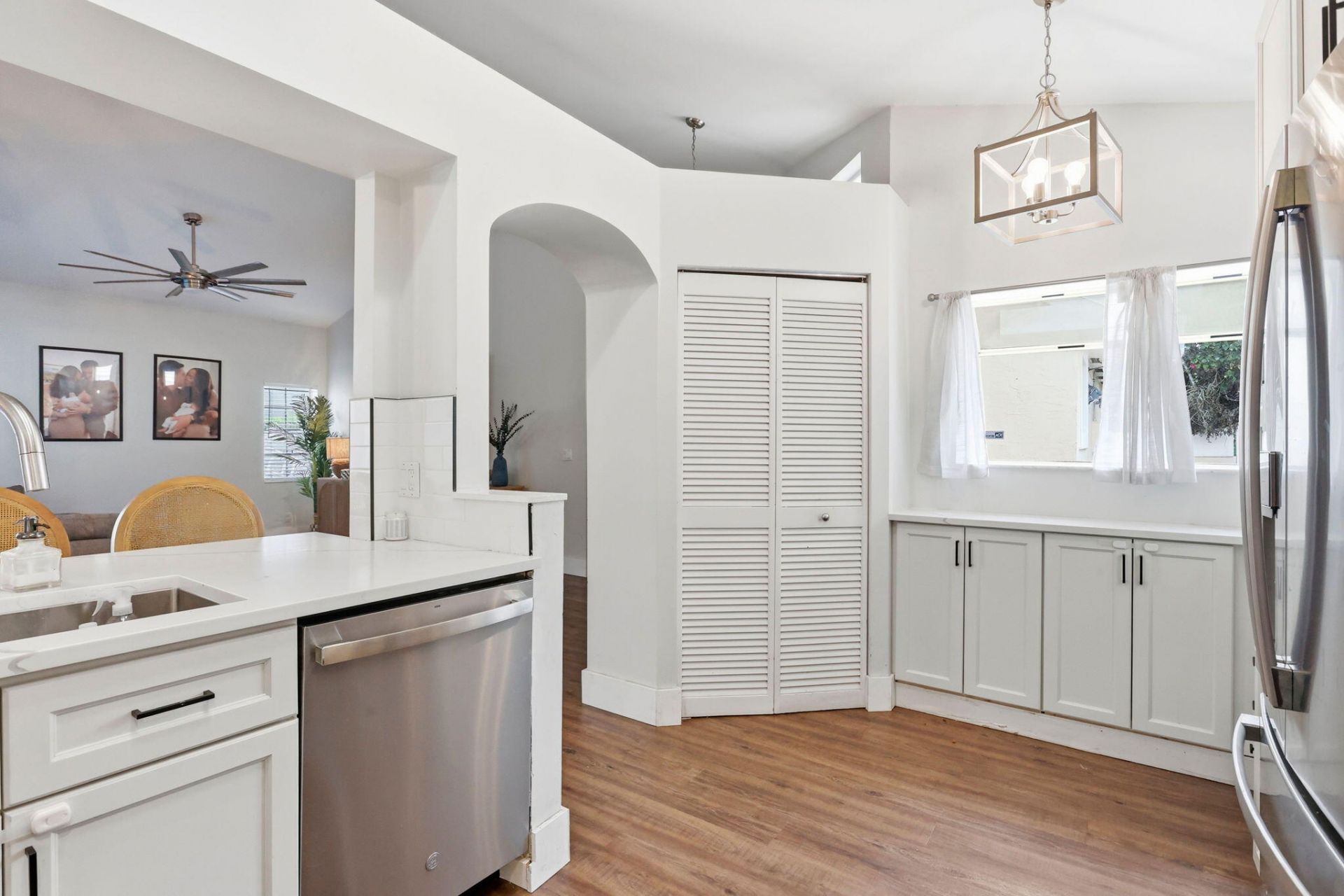 944 Dickens Place, West Palm Beach, FL 33411 Photo