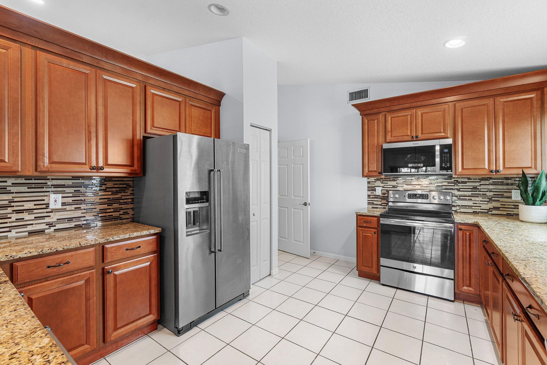 5737 Royal Club Drive, Boynton Beach, FL 33437 Photo