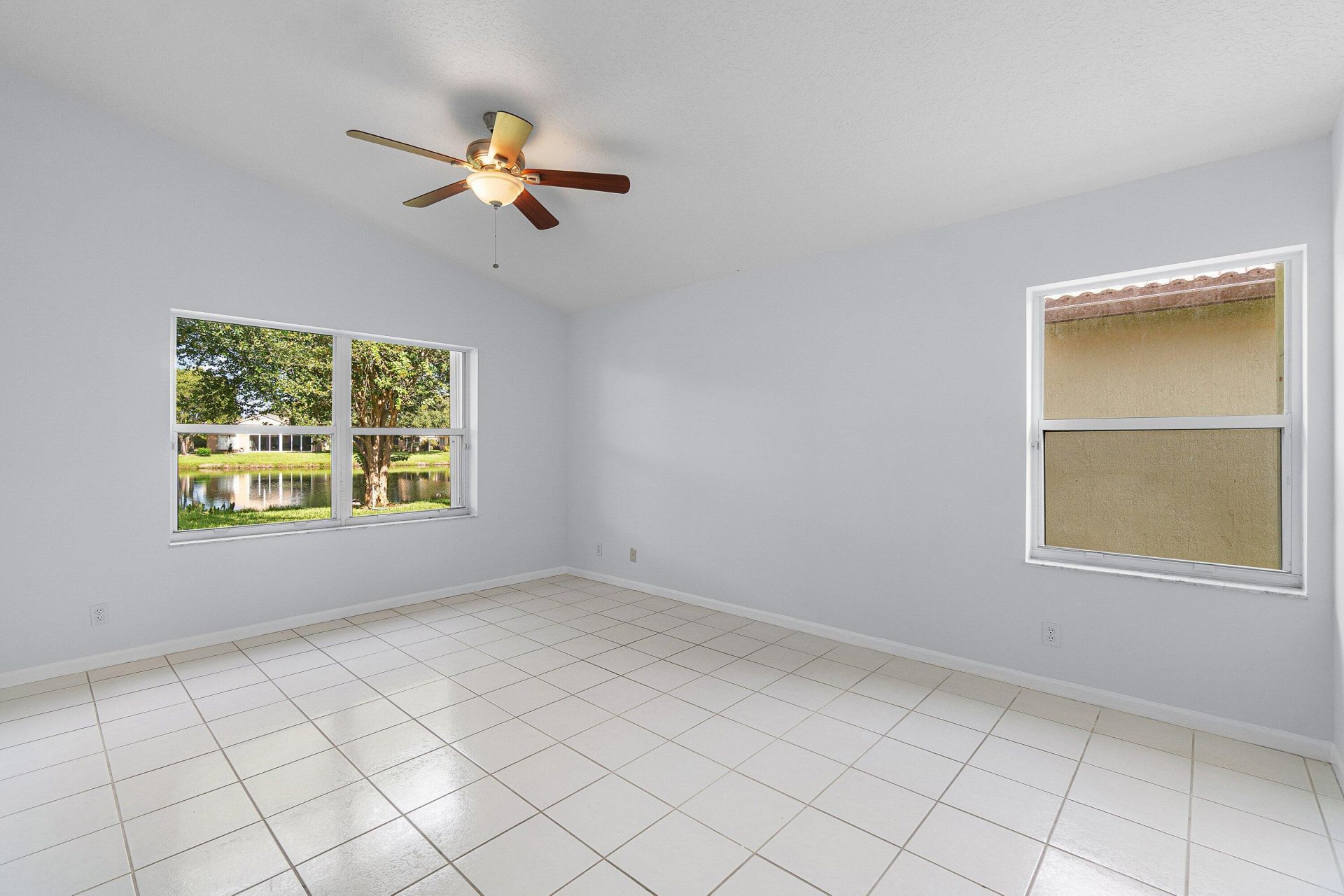 5737 Royal Club Drive, Boynton Beach, FL 33437 Photo