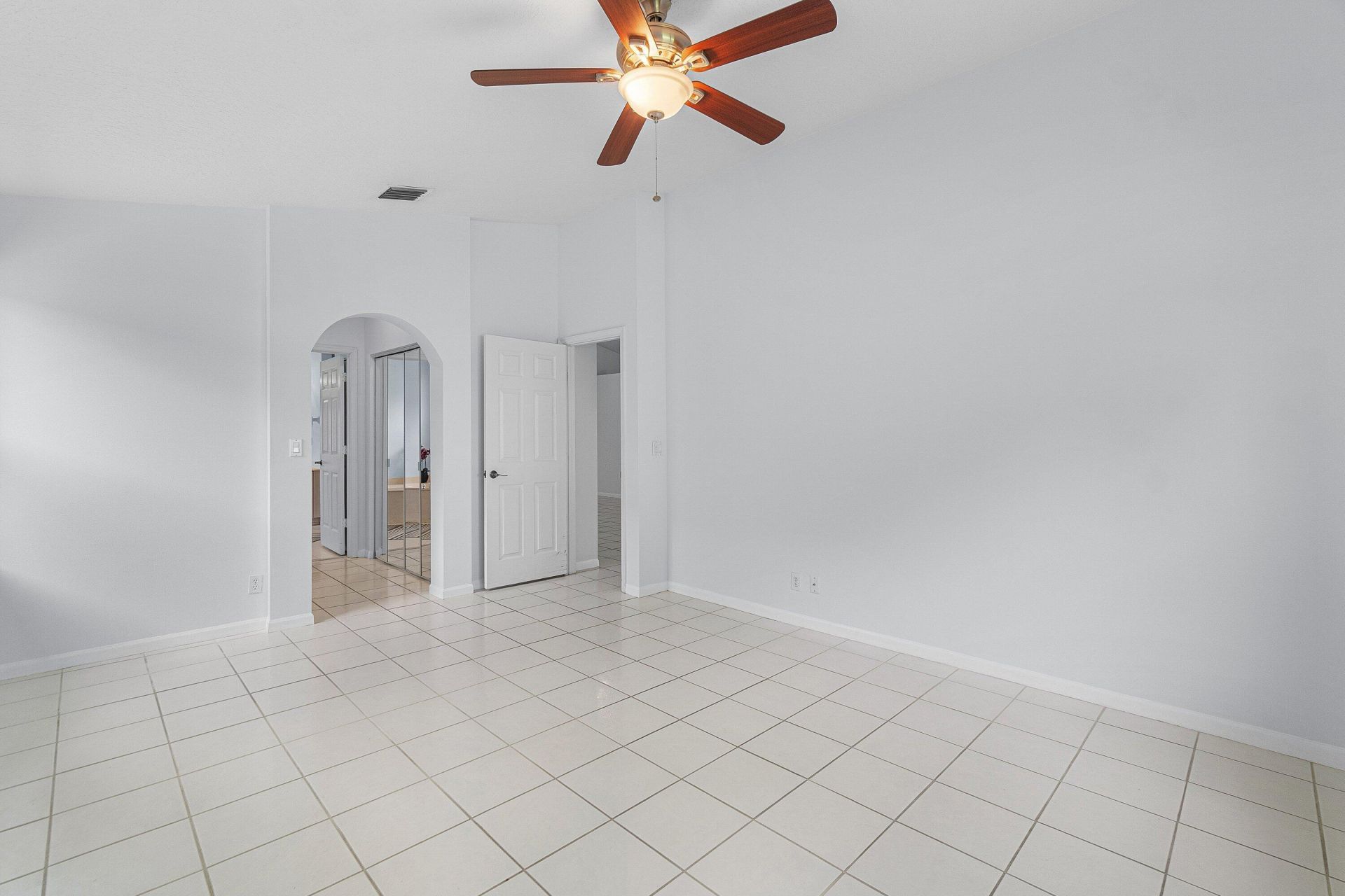 5737 Royal Club Drive, Boynton Beach, FL 33437 Photo