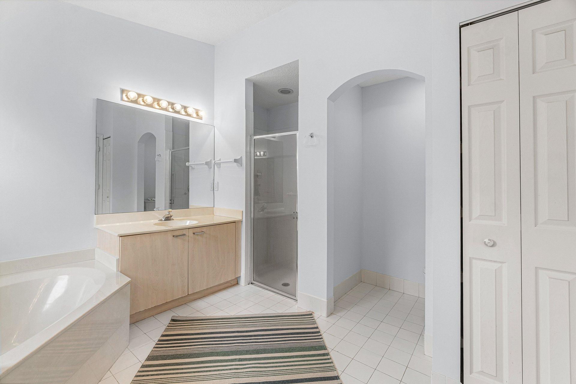 5737 Royal Club Drive, Boynton Beach, FL 33437 Photo