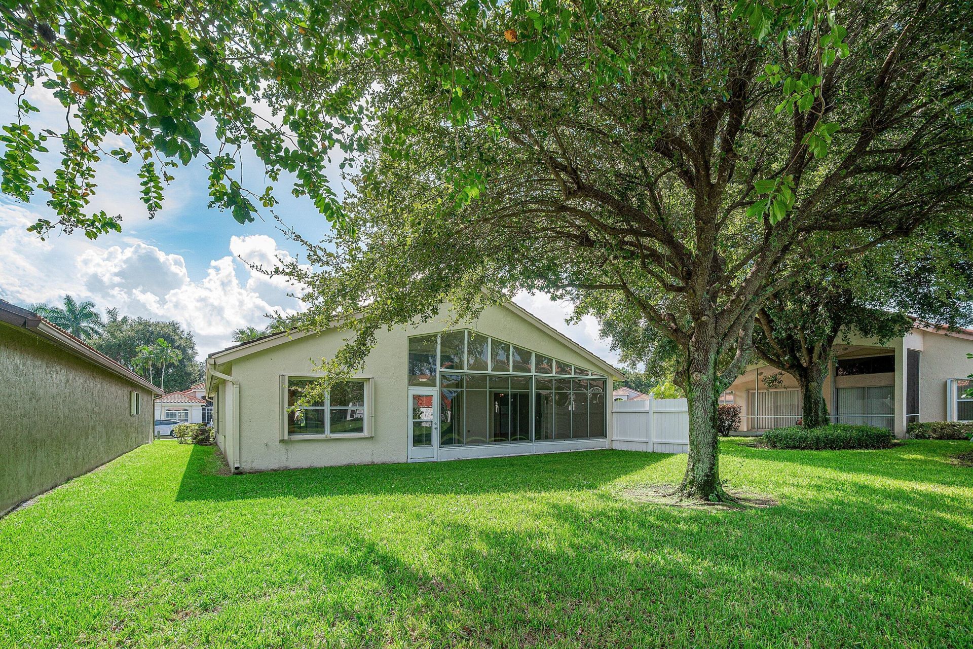 5737 Royal Club Drive, Boynton Beach, FL 33437 Photo