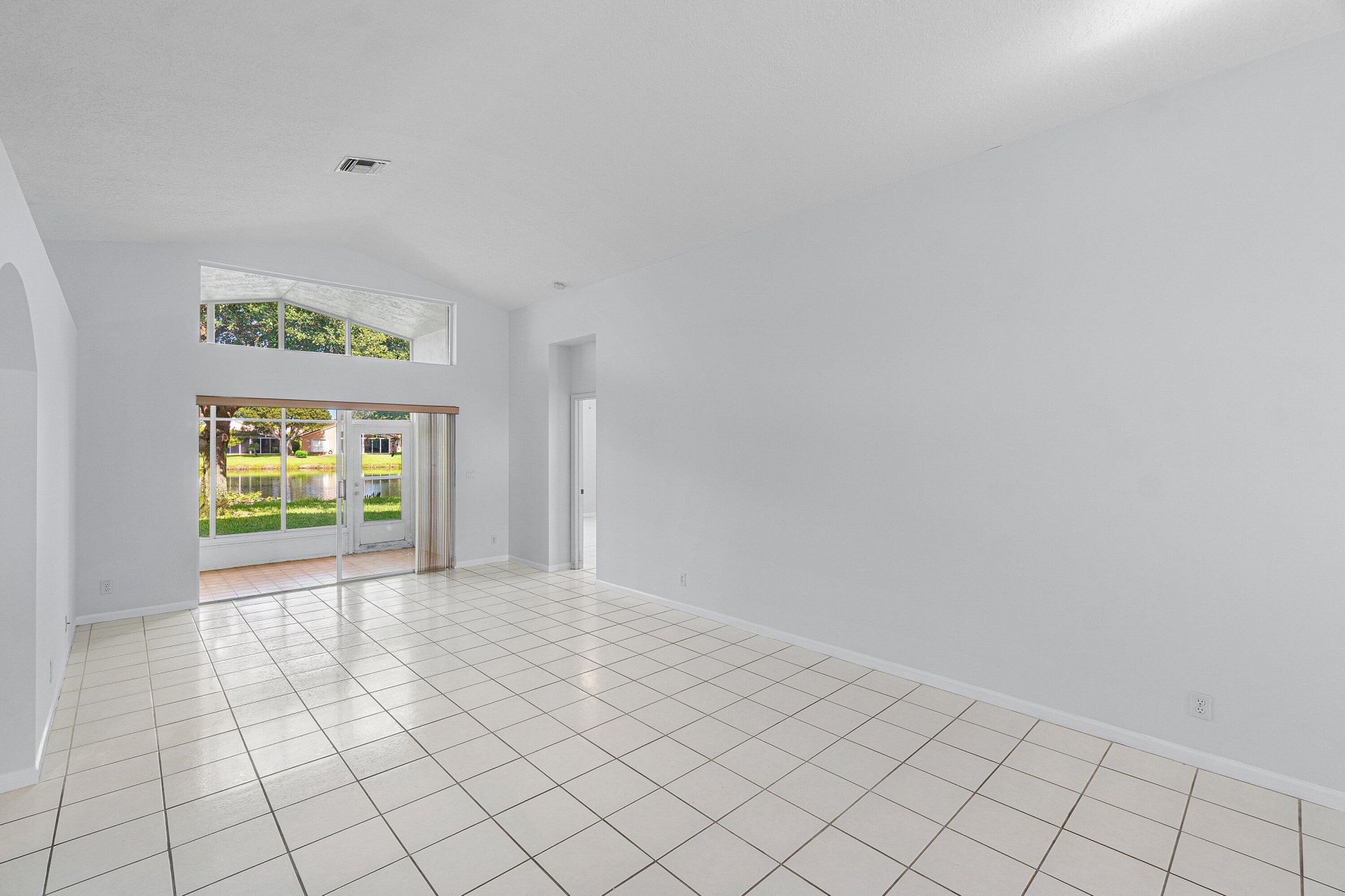 5737 Royal Club Drive, Boynton Beach, FL 33437 Photo