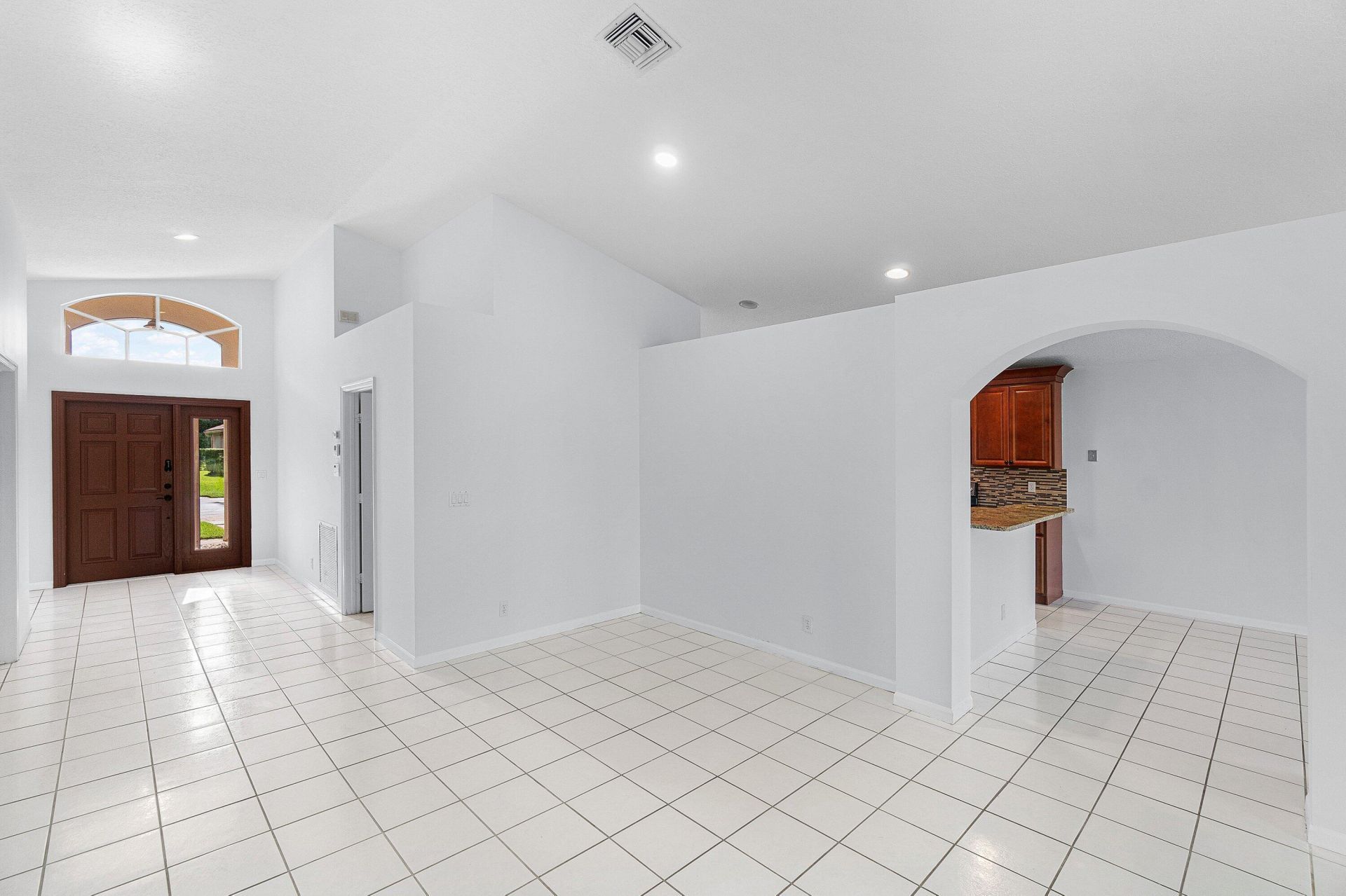 5737 Royal Club Drive, Boynton Beach, FL 33437 Photo