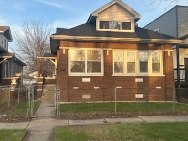 7535 S Calumet Avenue, Chicago, IL 60619