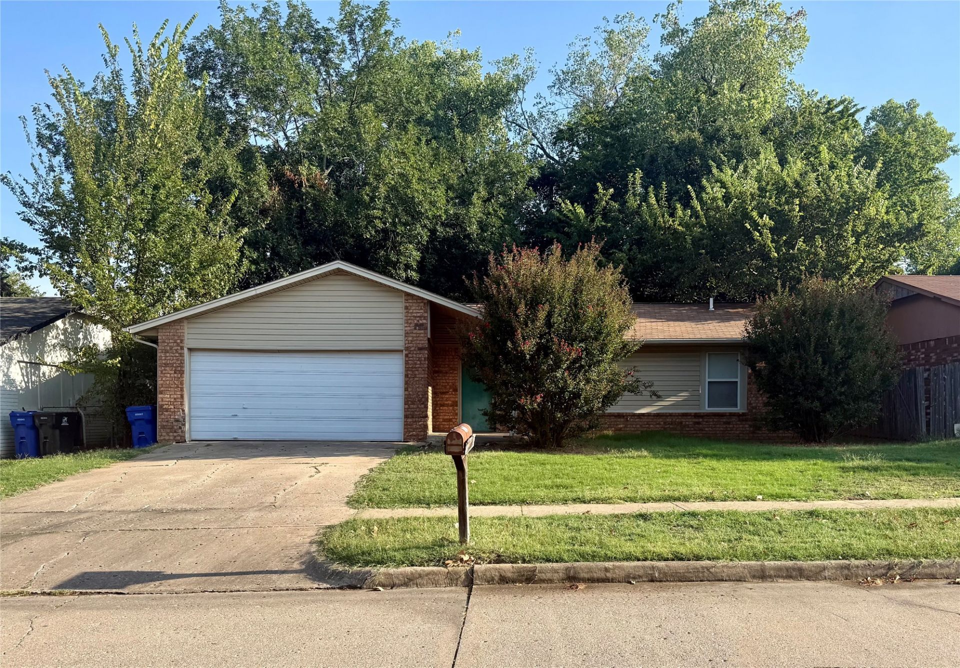 112 W Canton Street, Broken Arrow, OK 74012 Main Photo