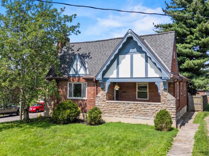 2402 Langdon Farm Road, Cincinnati, OH 45237 Photo 2